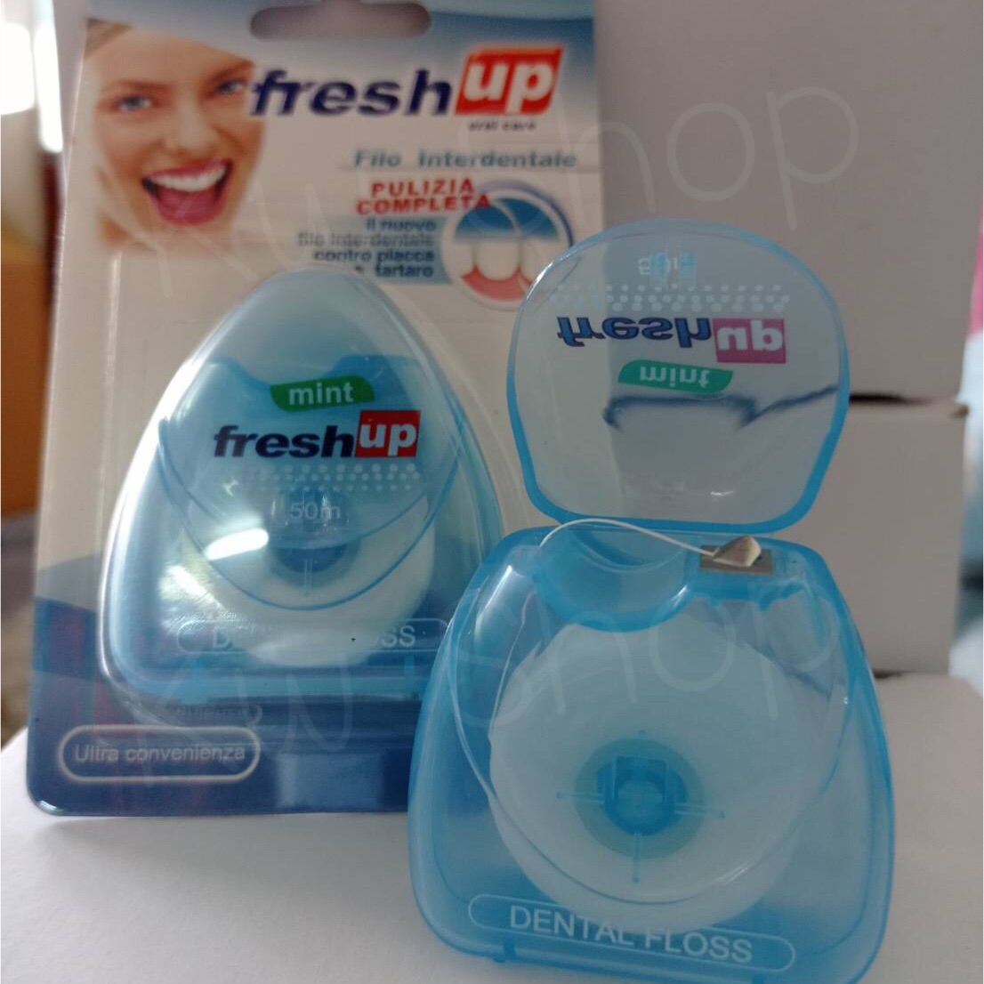 (ซื้อ 3 ชิ้น ส่งฟรี+ มีของแถม) Fresh Up Dental Floss ไหมขัดฟัน เคลือบขี้ผึ้ง 50 เมตร (กล่องสีฟ้า)