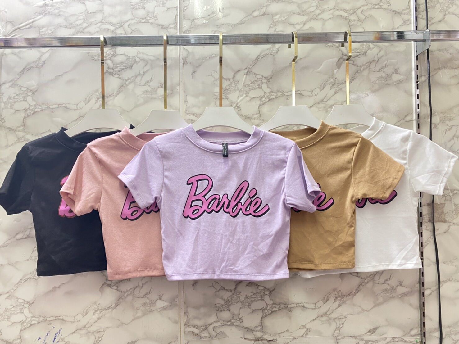 เสื้อครอปคอกลมแขนสั้นสกีนbarbie