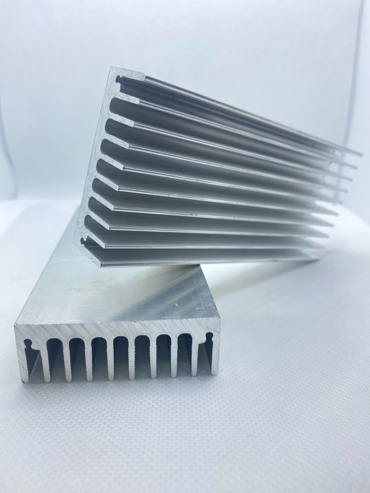 Heat Sink ซิ้งค์ ระบายความร้อน หน้ากว้าง 5.5cm สูง 2cm ความยาว 6นิ้ว