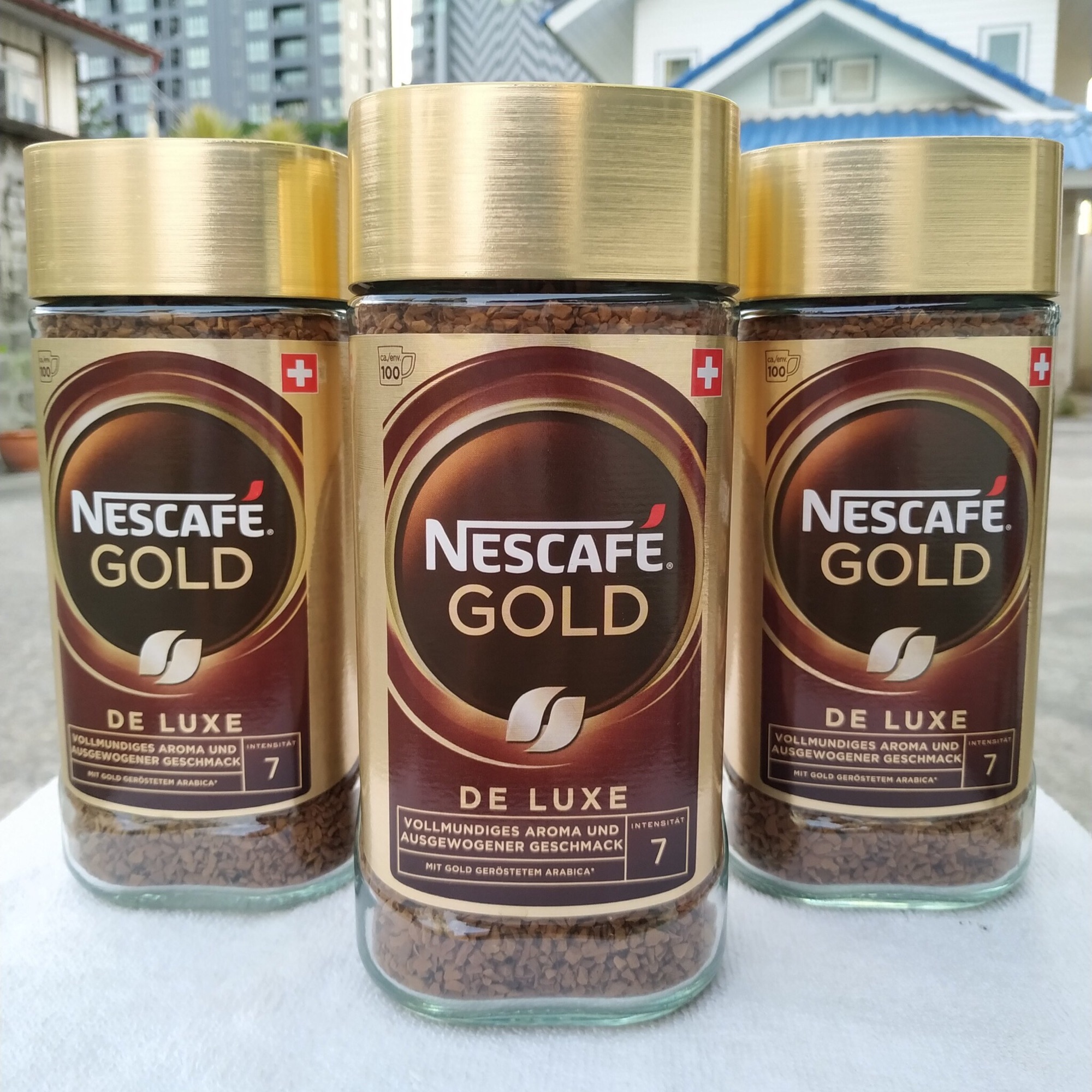 Nescafe Gold De Luxe (200g.) นำเข้าจากสวิตเซอร์แลนด์ แพคเกจใหม่ Lotล่าสุด