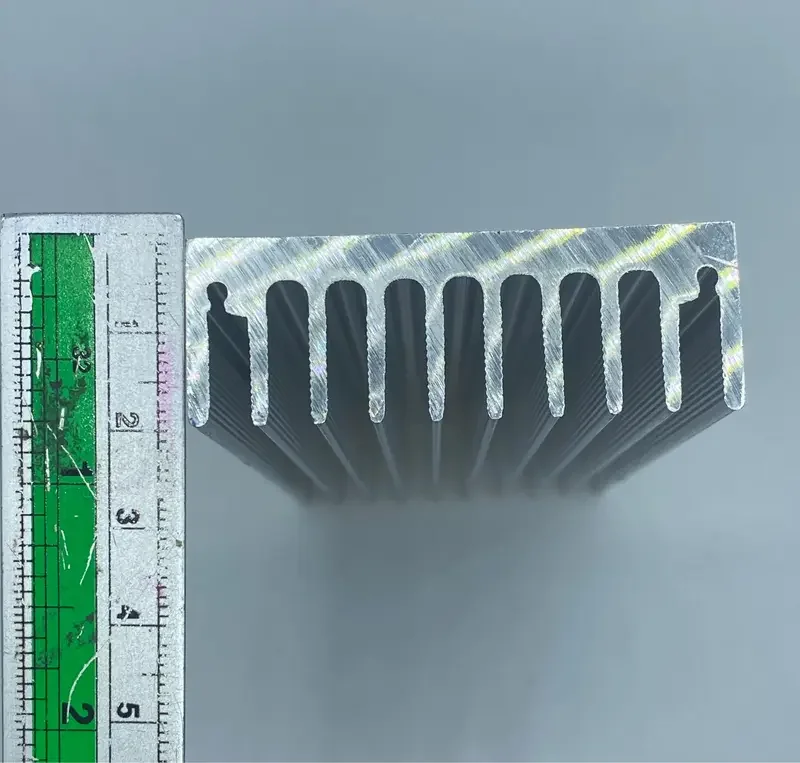 ภาพสินค้าHeat Sink ฮีตซิ้งค์ ซิ้ง ระบายความร้อน หน้ากว้าง 5.5cm สูง 2cm ความยาว 10นิ้ว จำนวน 1 อัน จากร้าน Pingguo Shop บน Lazada ภาพที่ 1