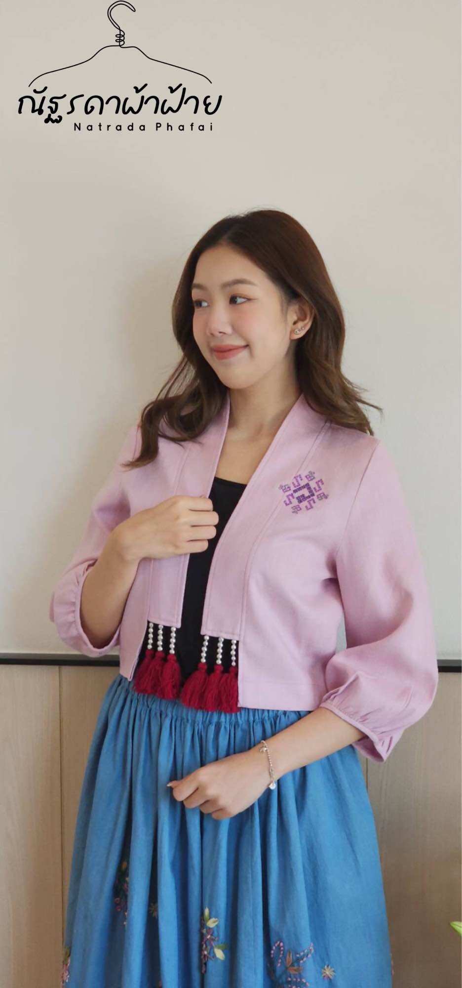 Drawstring Sleeve Shirt Embroidered with the Vichit Pattern, Hemp Fiber Fabric. ราคา 890 บาท*ส่งฟรี