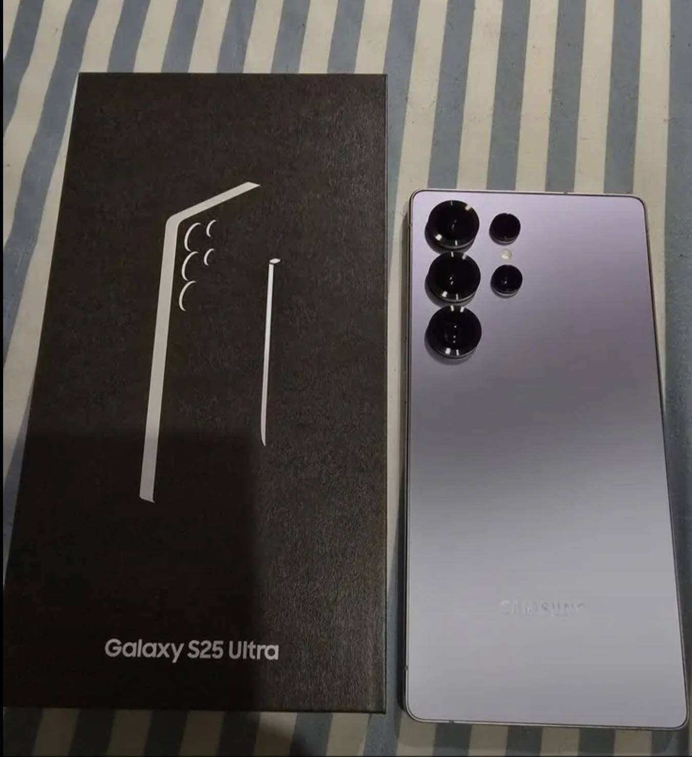 Samsung Galaxy S25 Ultra || หน้าจอ AMOLED ขนาด 6.9 นิ้ว || Qualcomm Snapdragon 8 Elite || RAM 12GB + หน่วยความจำภายใน 1TB ราคา 16,525 บาท*ส่งฟรี