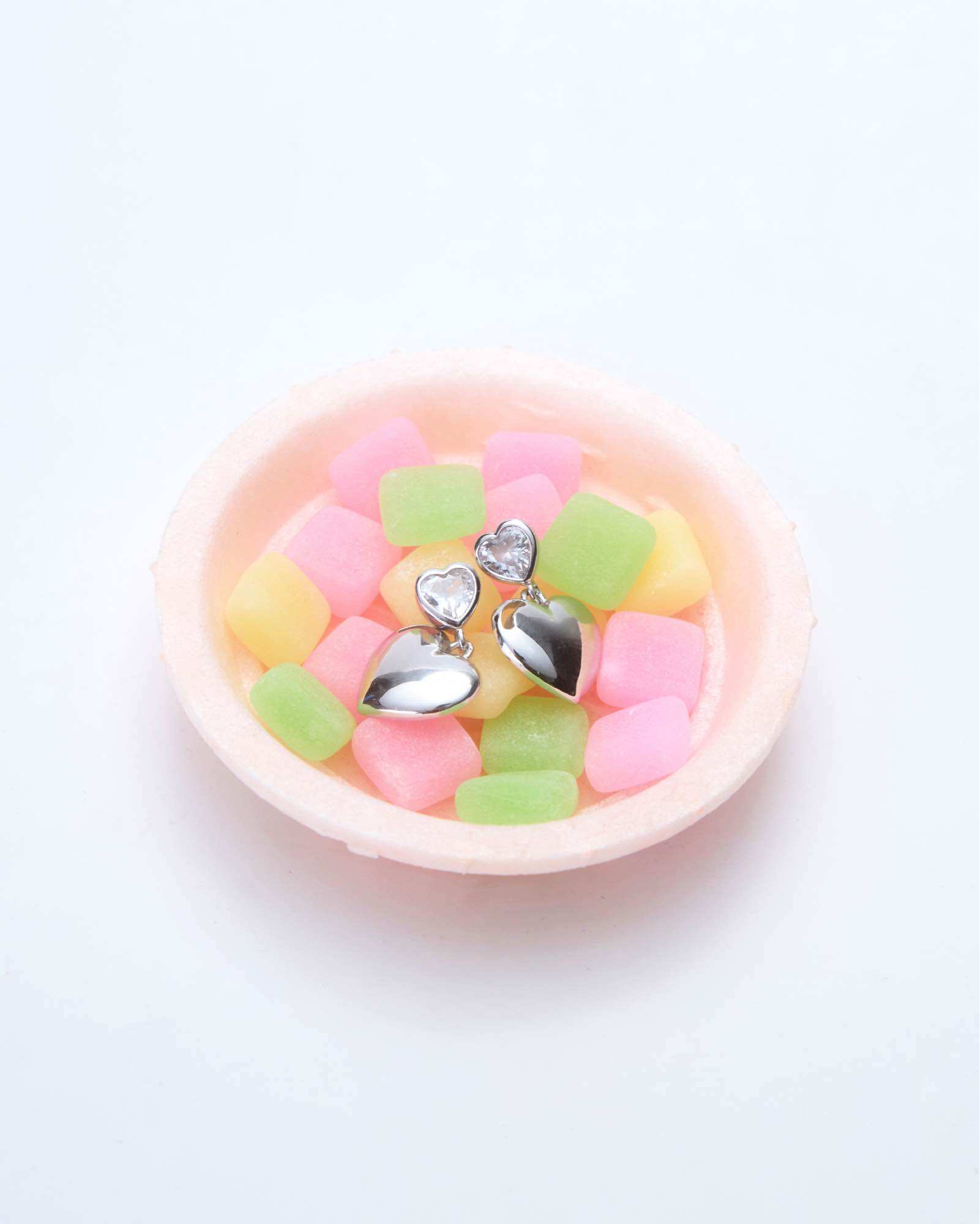 IMNOTAMORNINGPERSON - IMNOT GEMS - HEART LOGO CHARM EARRINGS IN SILVER ราคา 1,690 บาท*ส่งฟรี