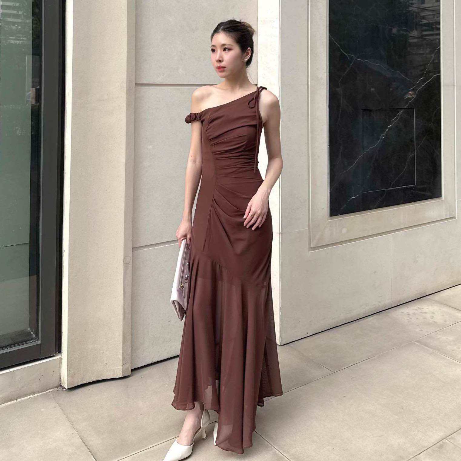 (พร้อมส่งDarkBrown (m/l/xl) (พร้อมส่งเบจนู๊ด xs/s/m/l/xl) พรี 7-10 วัน Lyn dress ผ้าชีฟอง เดรสออกงาน ราคา 1,990 บาท*ส่งฟรี