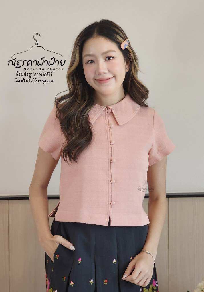 Nathada Cotton 🧵 Short-Sleeved Lotus Neck Shirt, Bamboo Pulp Fabric, Glued and Pressed, Traditional Women's Clothing, Otop Standard. ราคา 690 บาท*ส่งฟรี
