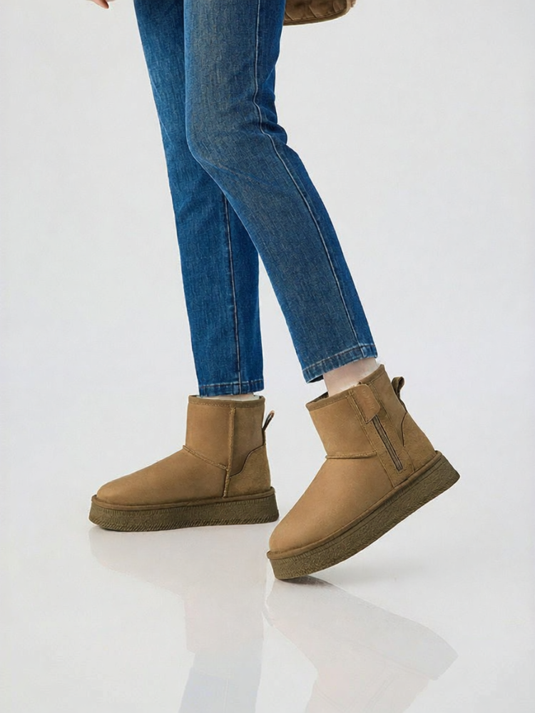 DEEP BREATH | Warm Snow Boots with Side Zipper and Fur Trim ราคา 3,844 บาท*ส่งฟรี