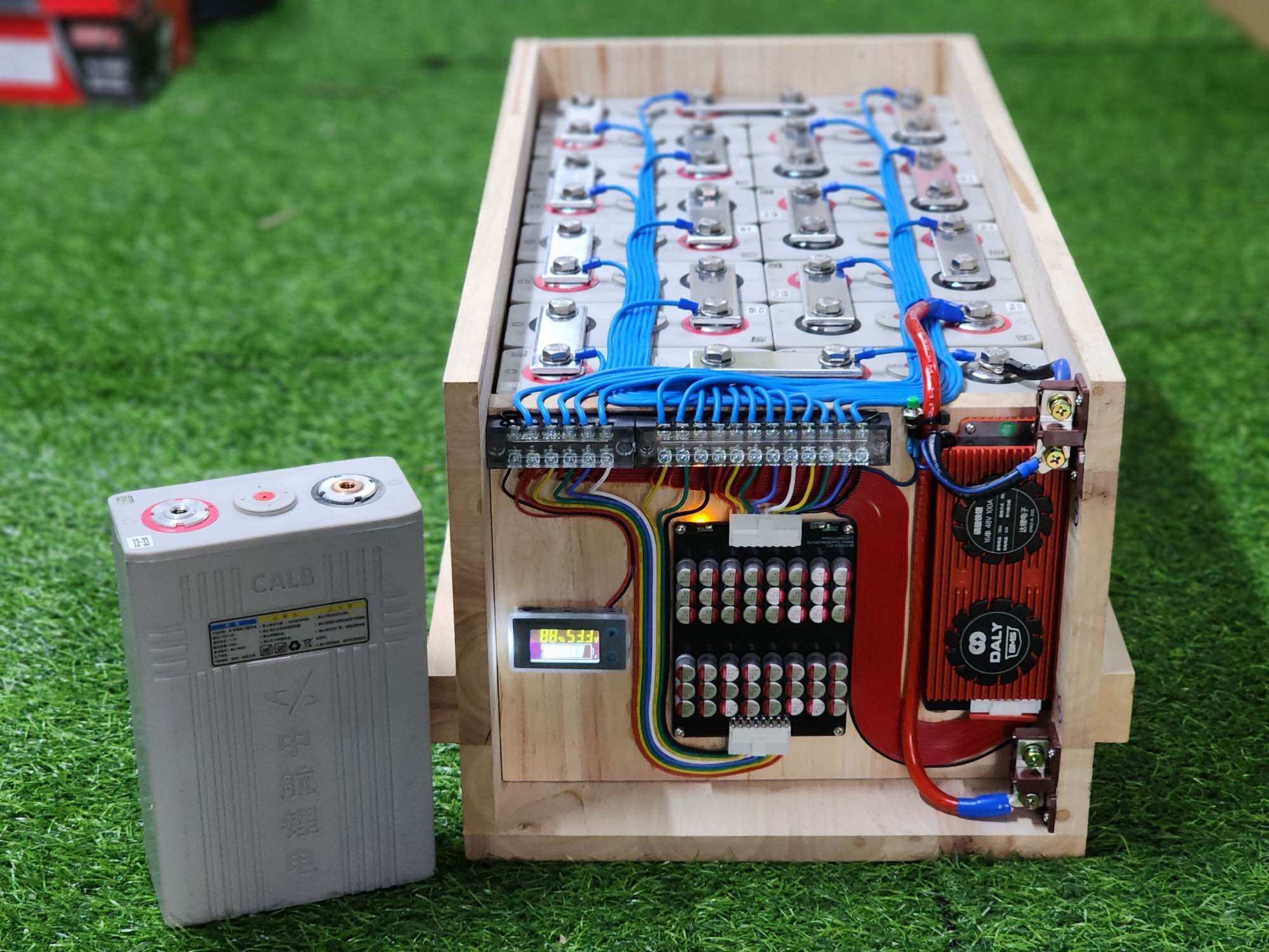48V 100Ah Calb Genuine Lithium Battery 3.2V 16S Ready to Use Bms Daly Lifepo4 Battery 3.2V 100Ah with Active Balance5A 48V 54V 100A