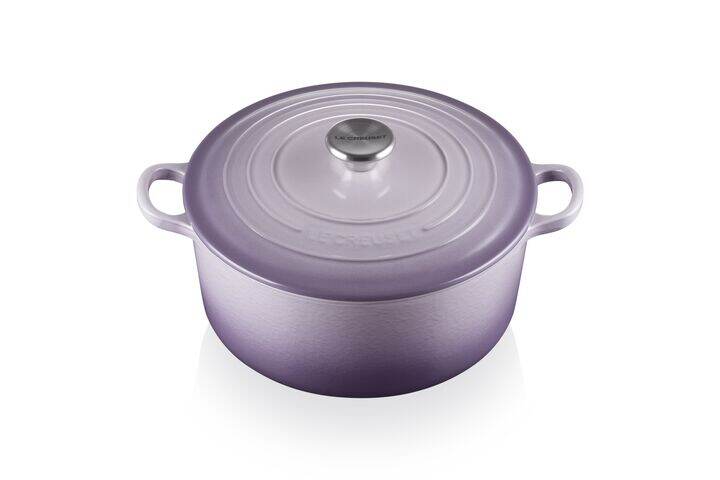 CAST IRON - TRADITION ROUND CASSEROLE 24 BLUE BELL BLUE BELL PURPLE ราคา 11,180 บาท*ส่งฟรี