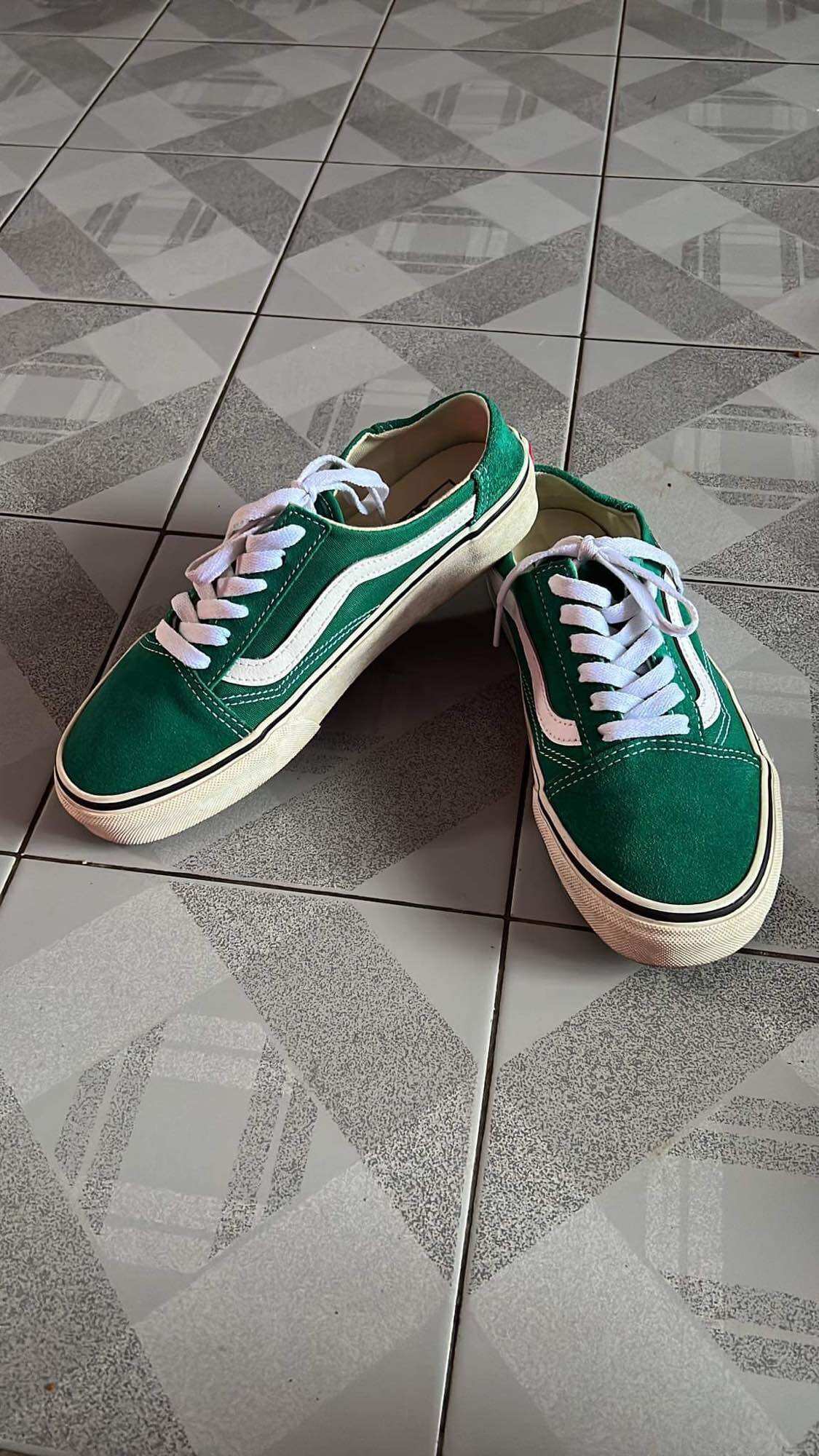 👟รองเท้าผ้าใบ Vans สีเขียว💚 หุ้มส้นครึ่ง size 37/23.5 cm. ราคา 1,990 บาท*ส่งฟรี