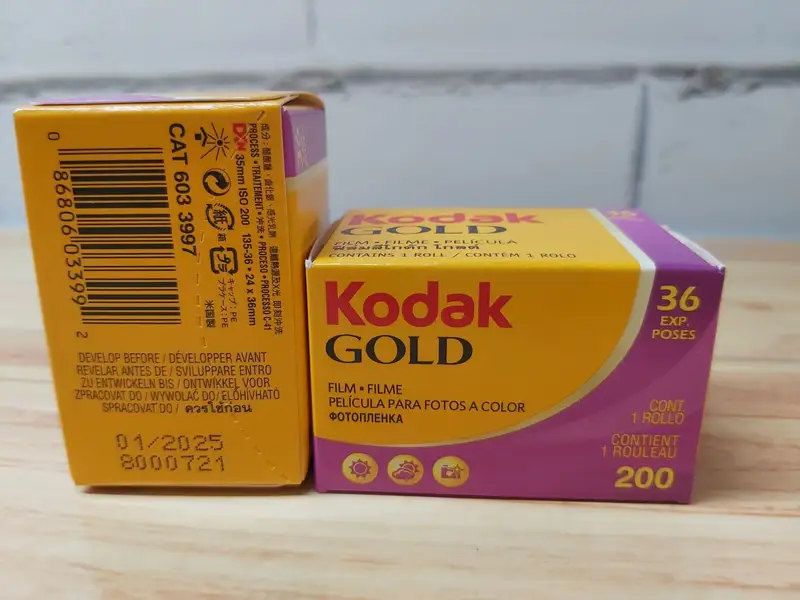 ภาพสินค้าฟิล์มสี kodak gold200 135-36/ หมดอายุ 01/2025 จากร้าน Keang_18 บน Lazada ภาพที่ 3