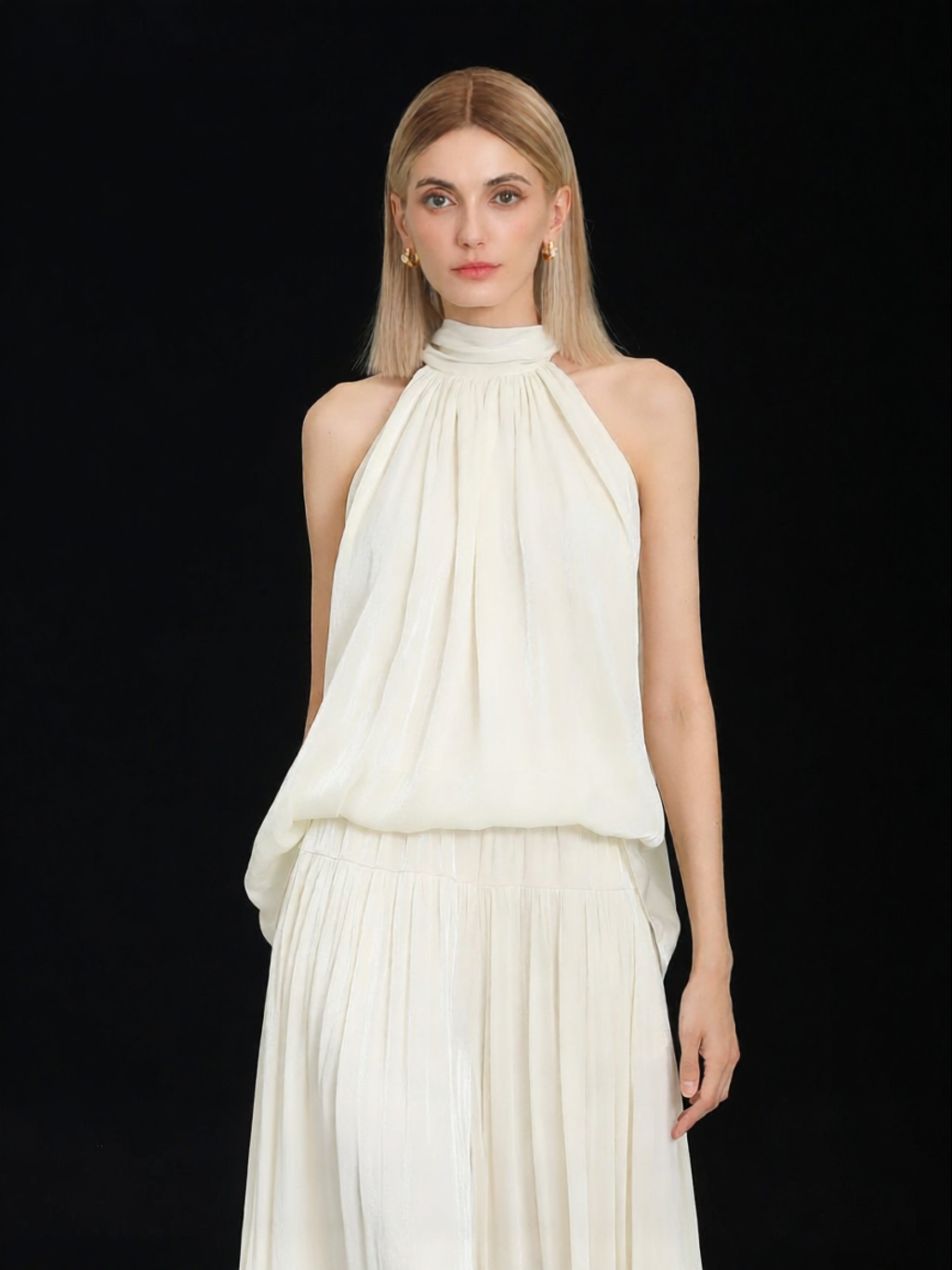 COCOBELLA | Thousand-Gold Style Bow Satin Sleeveless Dual Wear Blouse ราคา 5,939 บาท*ส่งฟรี