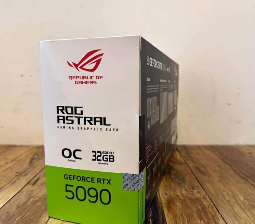 rog astral geforce rtx 5090 32gb - ยี่ห้อ ROG ราคา 183,000 บาท*ส่งฟรี