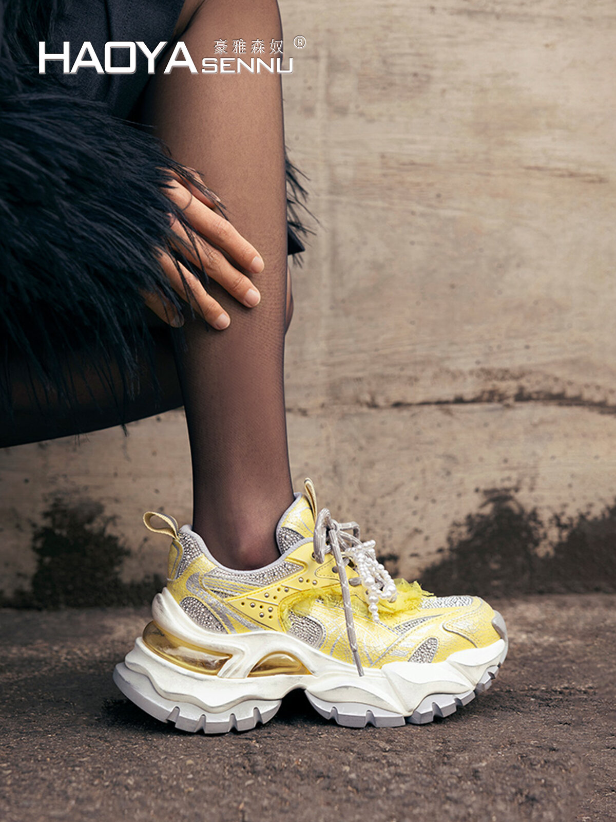 HAOYASENNU | Colorful Themed Water Crystal Sneakers ราคา 8,213 บาท*ส่งฟรี