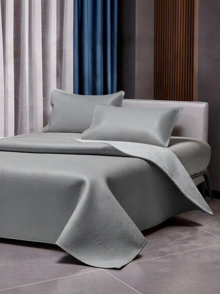 Mercury | First Layer Leather Summer Air Conditioner Soft Thick Cooling Mat ราคา 22,295 บาท*ส่งฟรี