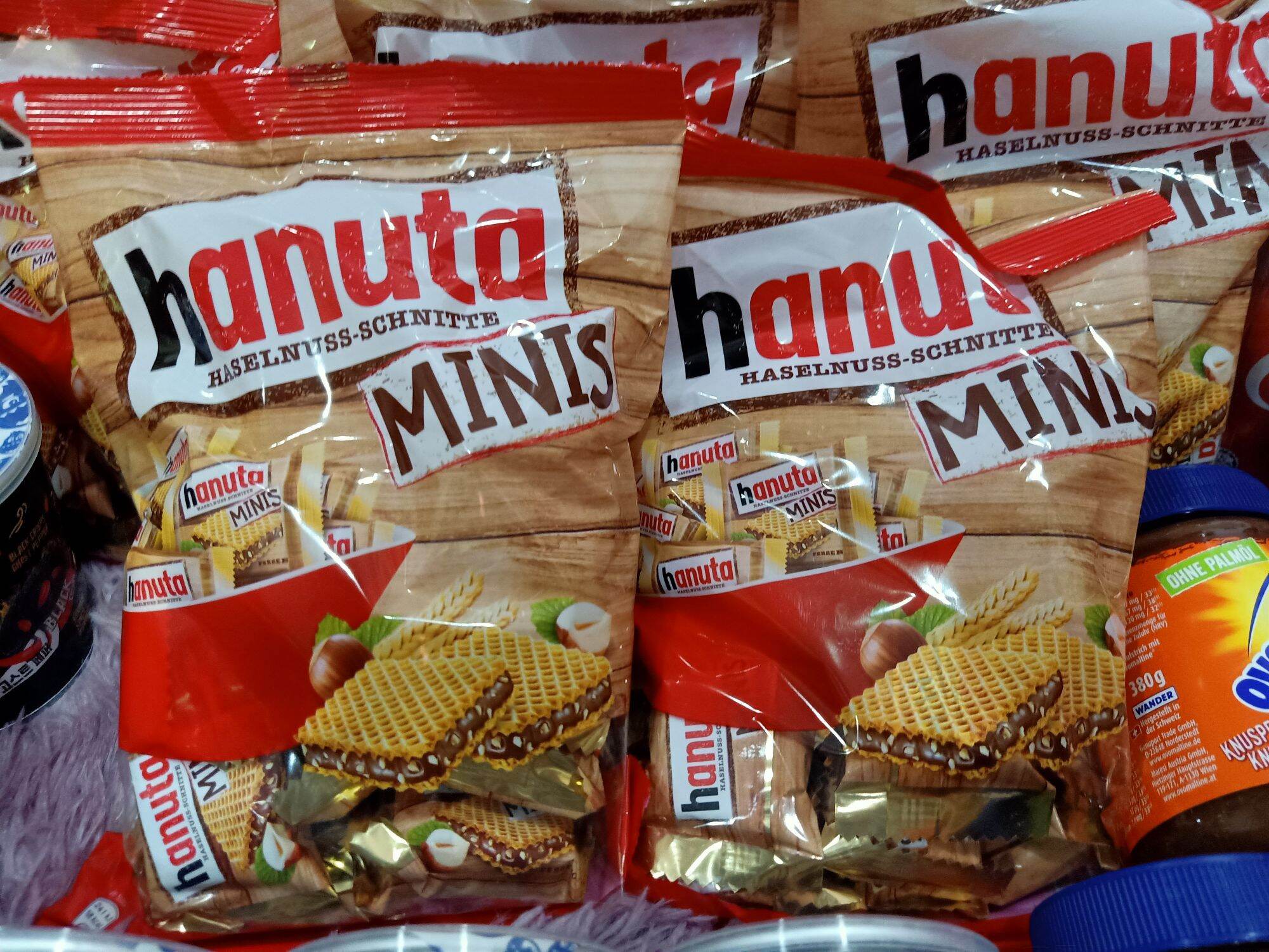 hanuta minis ฮานูตะ เวเฟอร์ช็อกโกแลตเฮเซลนัตห่อใหญ่