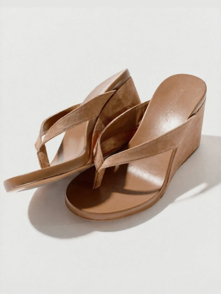 Tony Bianco | Thick Platform Wedge Flip Flop Sandals ราคา 8,556 บาท*ส่งฟรี