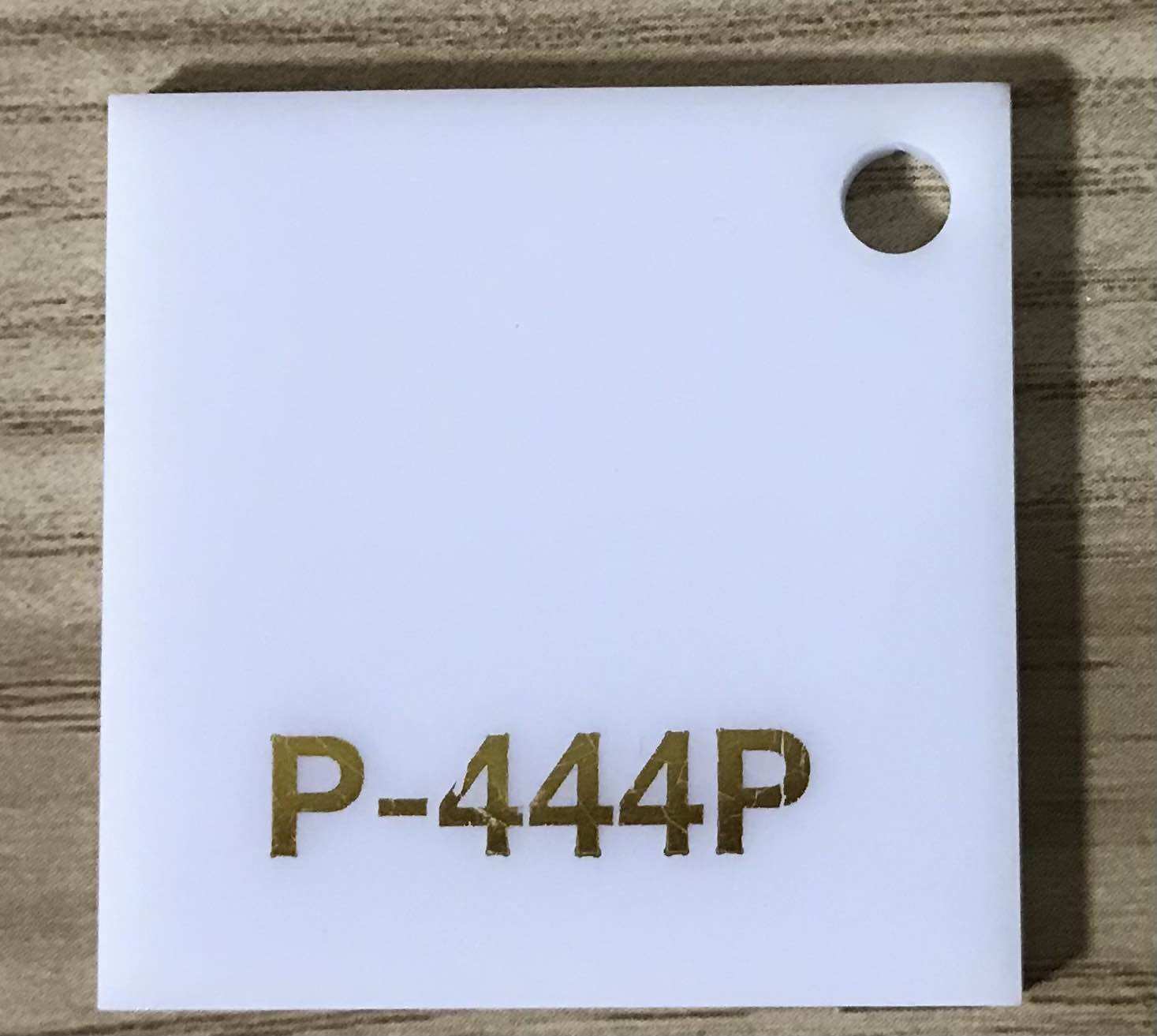 แผ่นอะคริลิค สีขาว หนา 1-6 มิล ( P-444P ) ขนาด 30x30 cm
