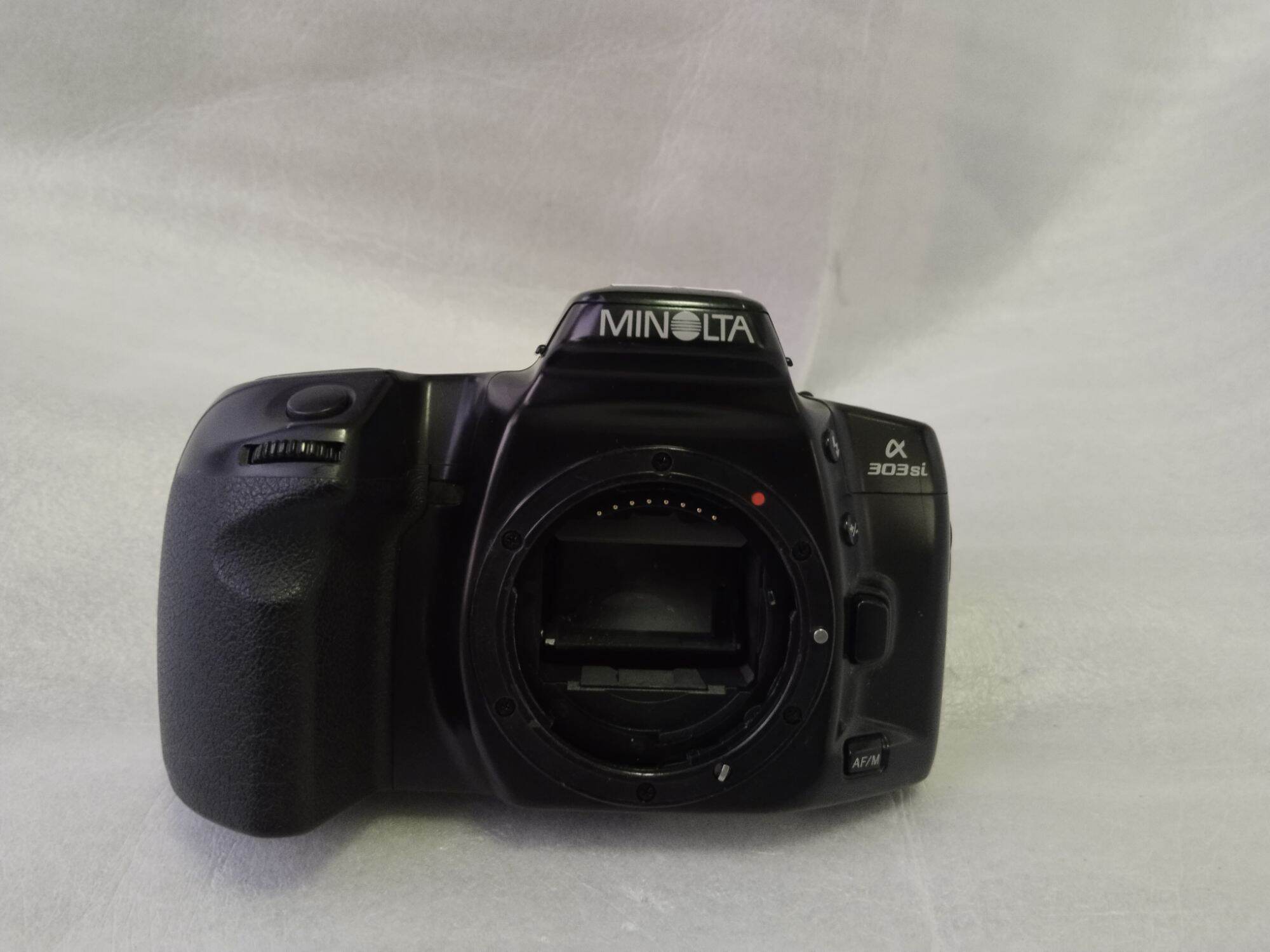 กล้องฟิล์ม​ minolta​ 303si ใช้งานได้ปกติ​ ได้เฉพาะ body​ สวยๆ ราคา 359 บาท*ส่งฟรี