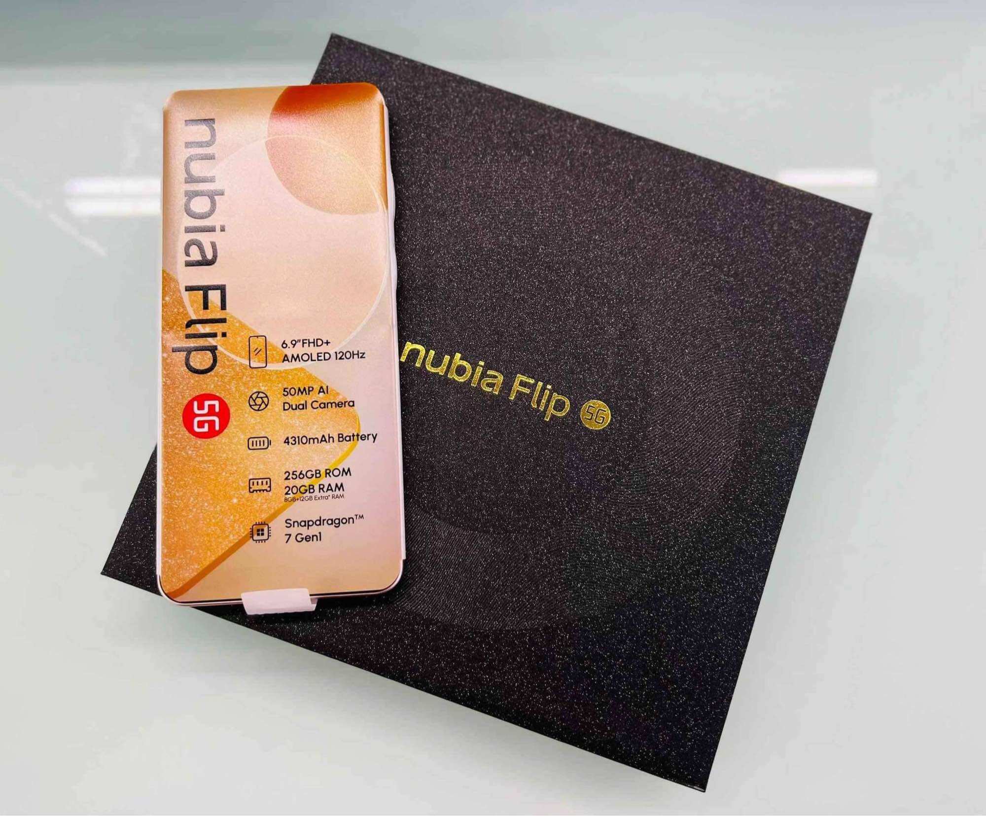 ZTE Nubia Flip 5G 6.9" OLED 8/256GB GLOBAL VERSION SD7Gen1 Folding ราคา 9,200 บาท*ส่งฟรี