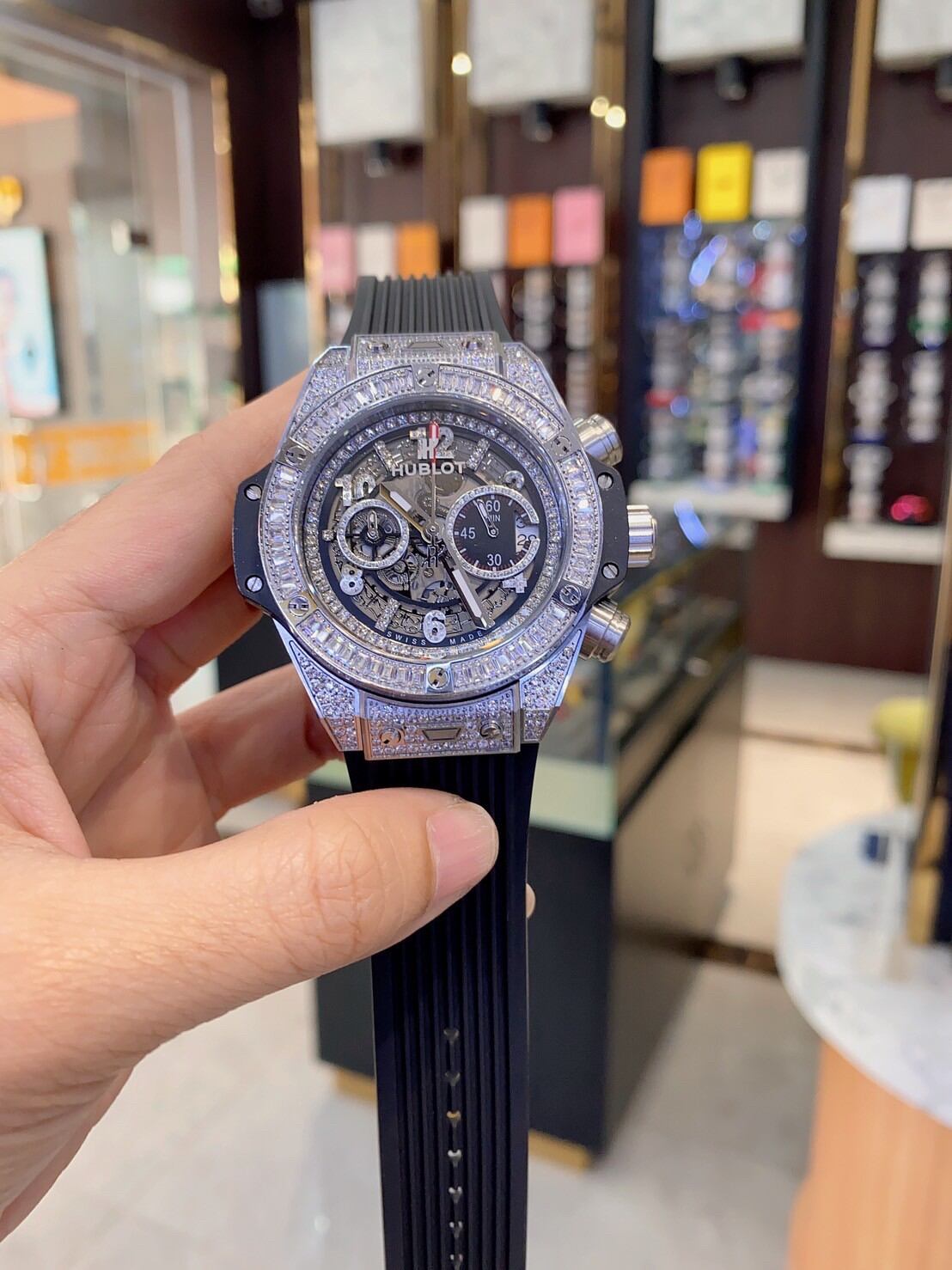 ️นาฬิกาแบรนด์ Hublot ️ ️งาน cc ️ ขนาด 44 mm ️ ระบบถ่าน