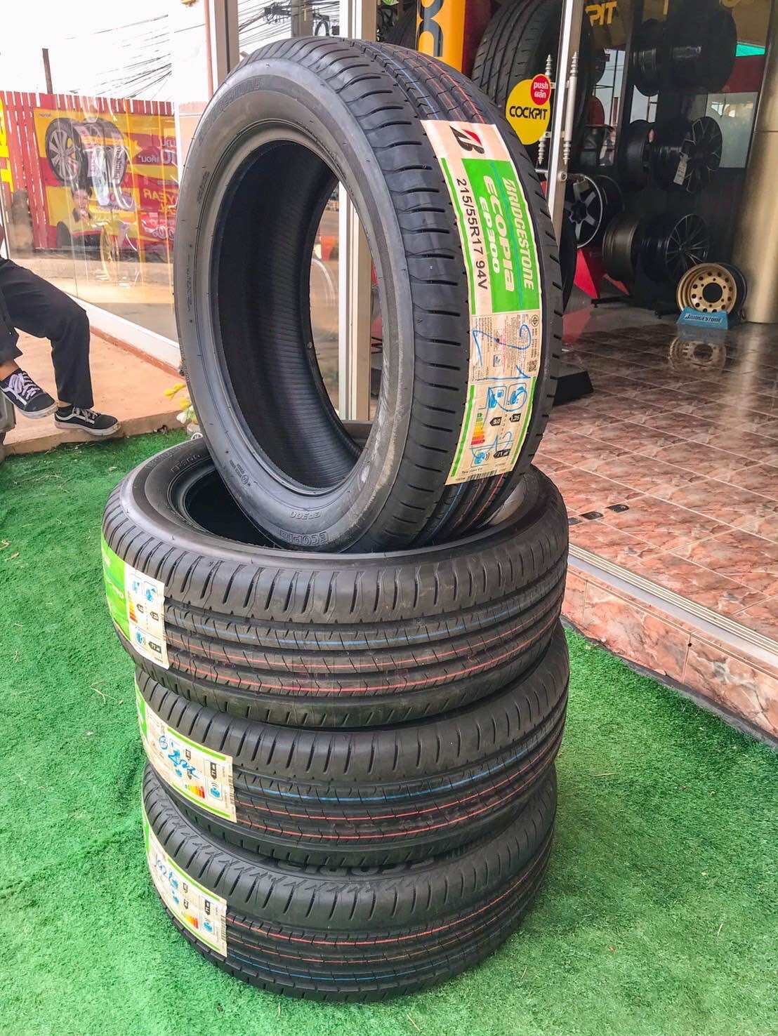 215/55R17 94V ブリヂストン ルフトRV2(日本製) 正規品 BBS LM DB-SLD