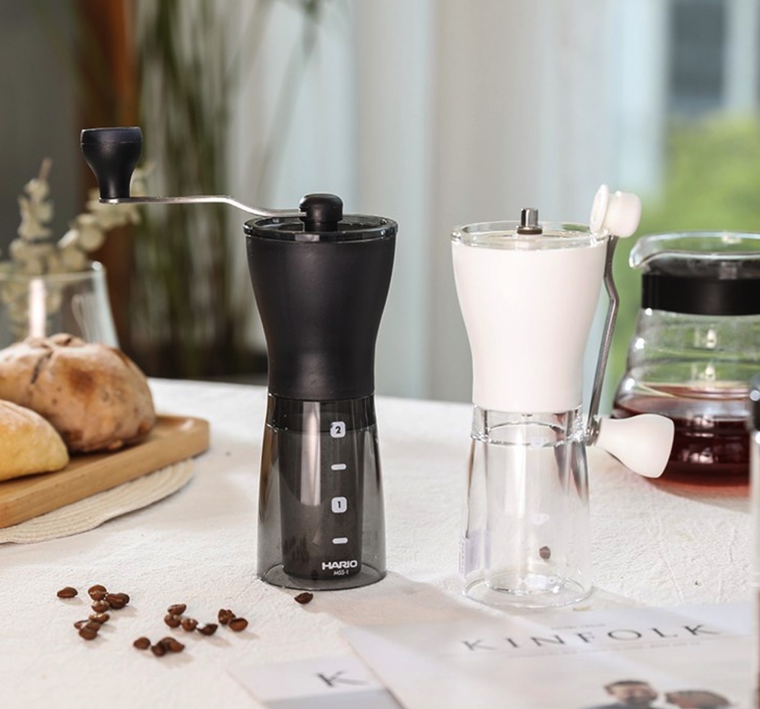 hario coffee mill mini slim plus+ ฮาริโอะ รุ่นพลัส อุปกรณ์บดเมล็ดกาแฟ เครื่องบดกาแฟ