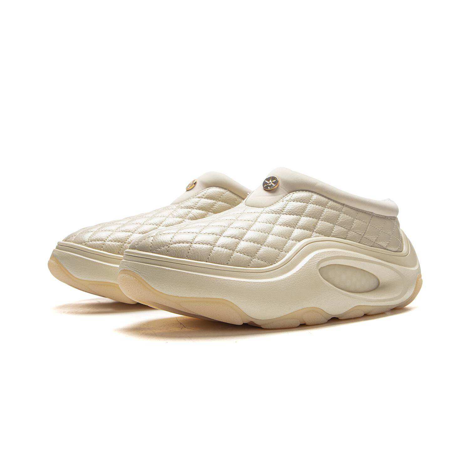 Li-Ning | Lightweight High Rebound Thermal Insulation Low Top Leisure Shoes ราคา 3,645 บาท*ส่งฟรี
