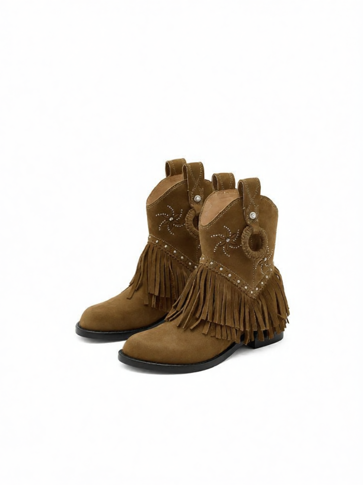 Retro Western Fringe High Heel Short Boots ราคา 11,185 บาท*ส่งฟรี