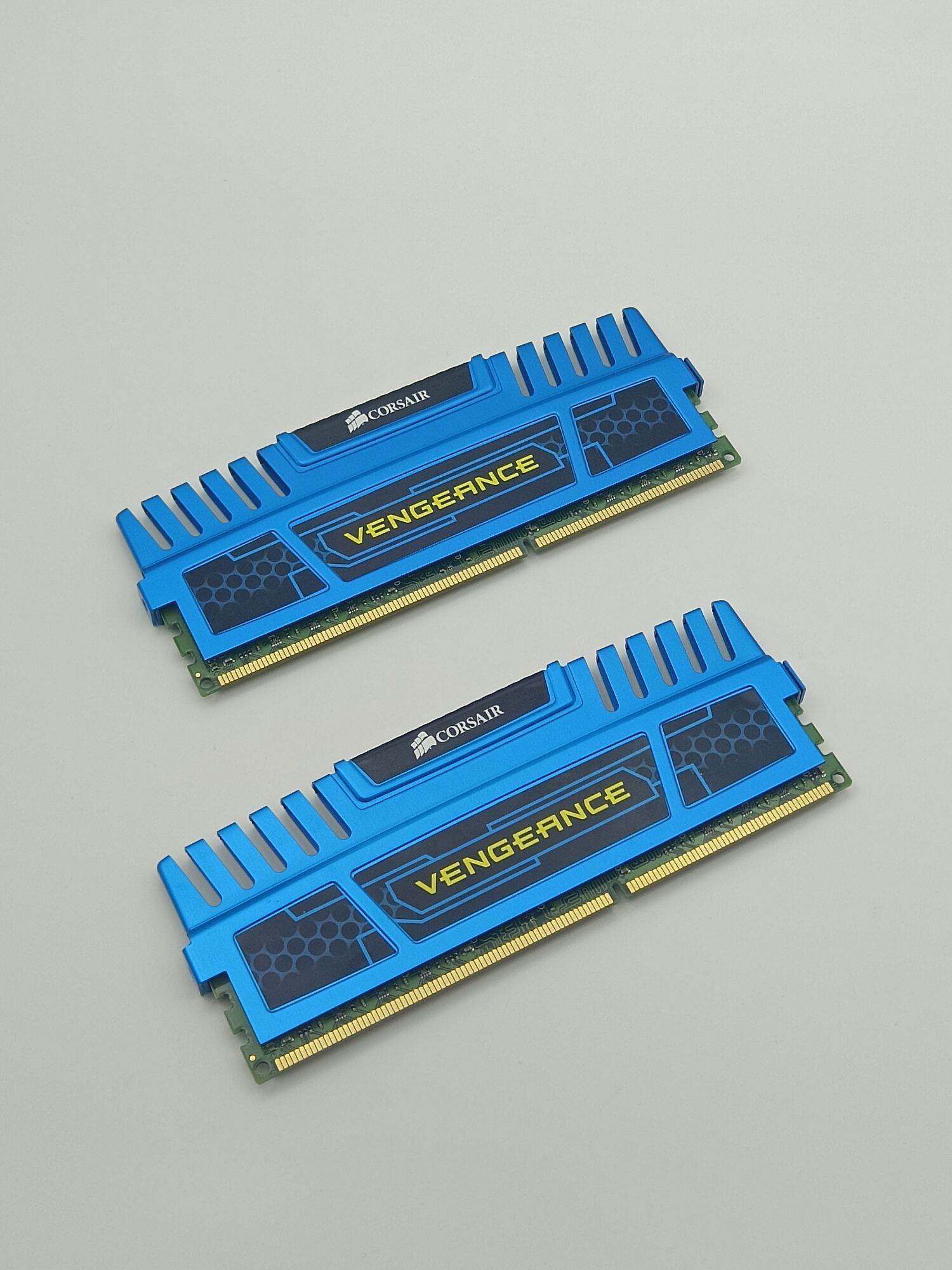 Broker Rams แรม blackberry ram ddr3 4 Gb bus 1600 มือสอง - มา - ThaiPick