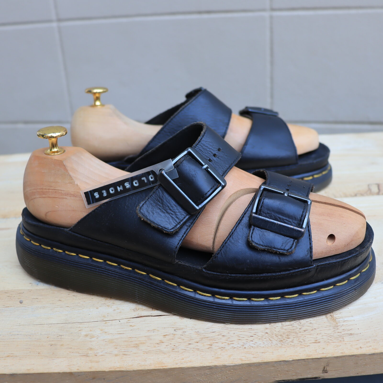 ส่งฟรี 7Us 25Cm 40Eu Dr.Martens รุ่น Myles Brando Leather Buckle Slide Sandals BLACK BRANDO Brando ราคา 1,390 บาท*ส่งฟรี