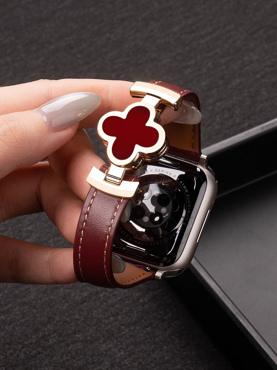 CRAFTSMAN DAI | Leather Watch Band for Apple iWatch ราคา 527 บาท*ส่งฟรี
