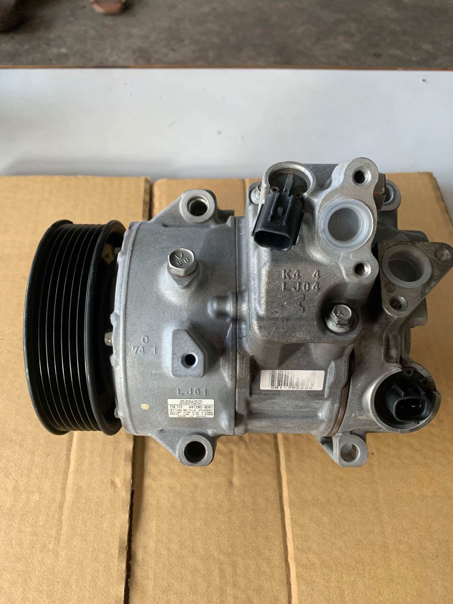 คอมแอร์ Toyota Camry Acv50 ปี2012 มือ2แท้ตรงรุ่น พร้อมส่ง รับประกันสินค้านาน90 วัน ราคา 3,590 บาท*ส่งฟรี