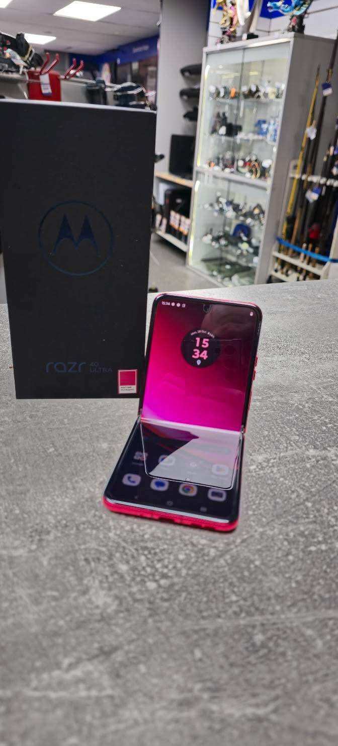 Motorola Razr 40 Ultra 5G - Foldable Phone, 6.9" OLED ราคา 6,260 บาท*ส่งฟรี