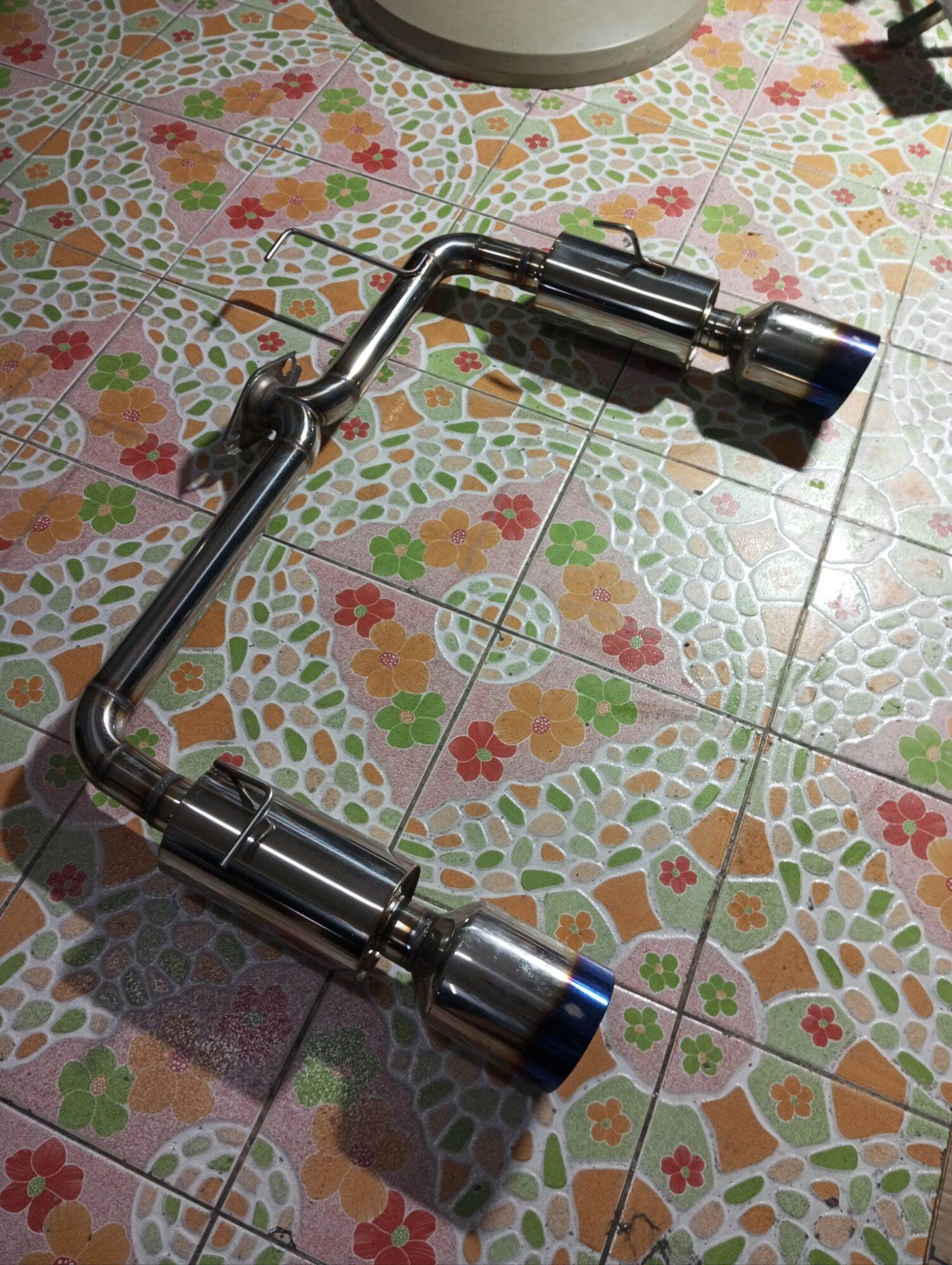 ท่อคู่ Mitsubishi lancer EX ราคา 5,000 บาท*ส่งฟรี