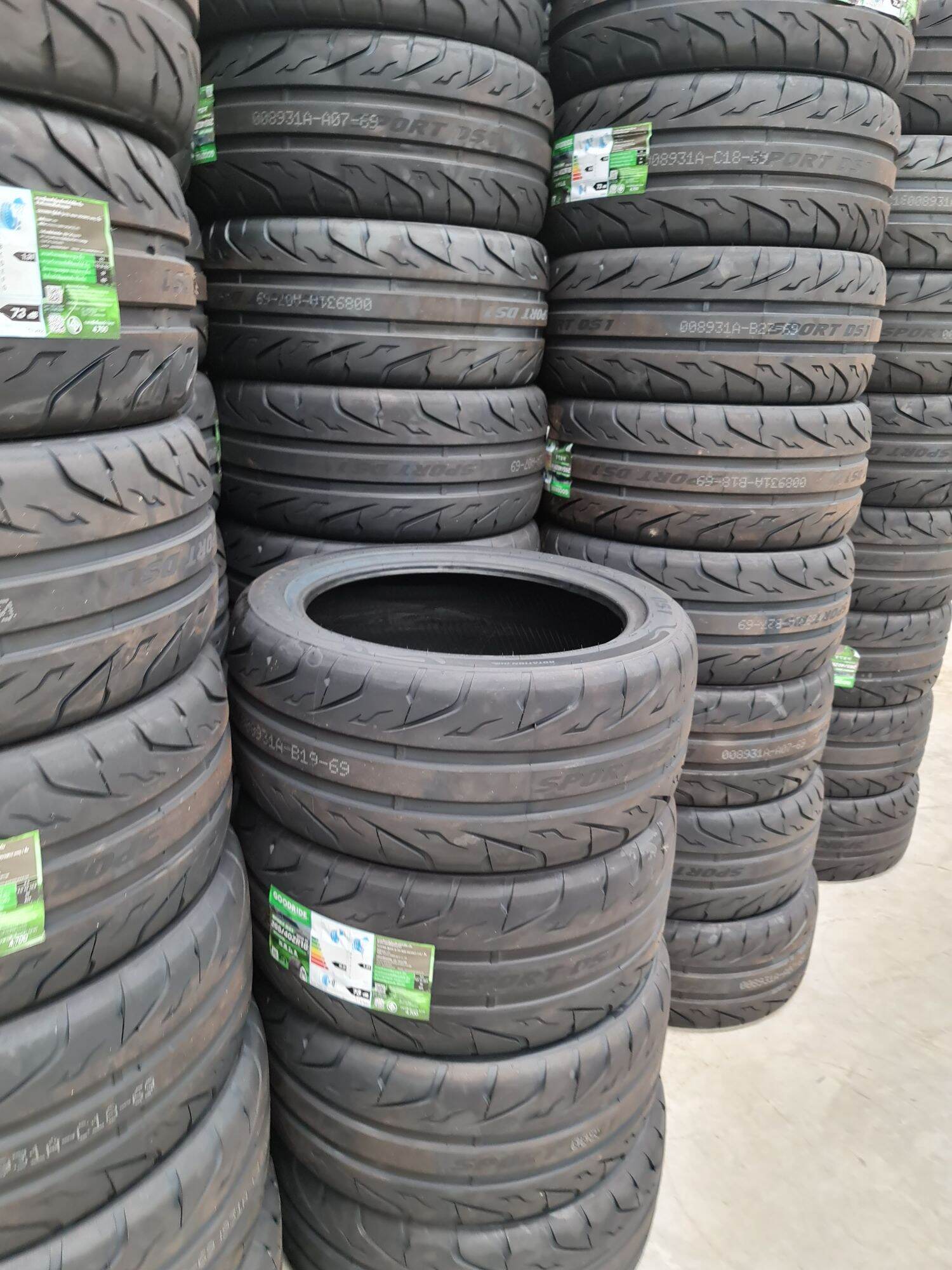 ยางใหม่ ปี2022 ยี่ห้อGOOD RIDE ล้อหน้า 26540R18 ล้อหลัง 29535R18 ยาง1 ...