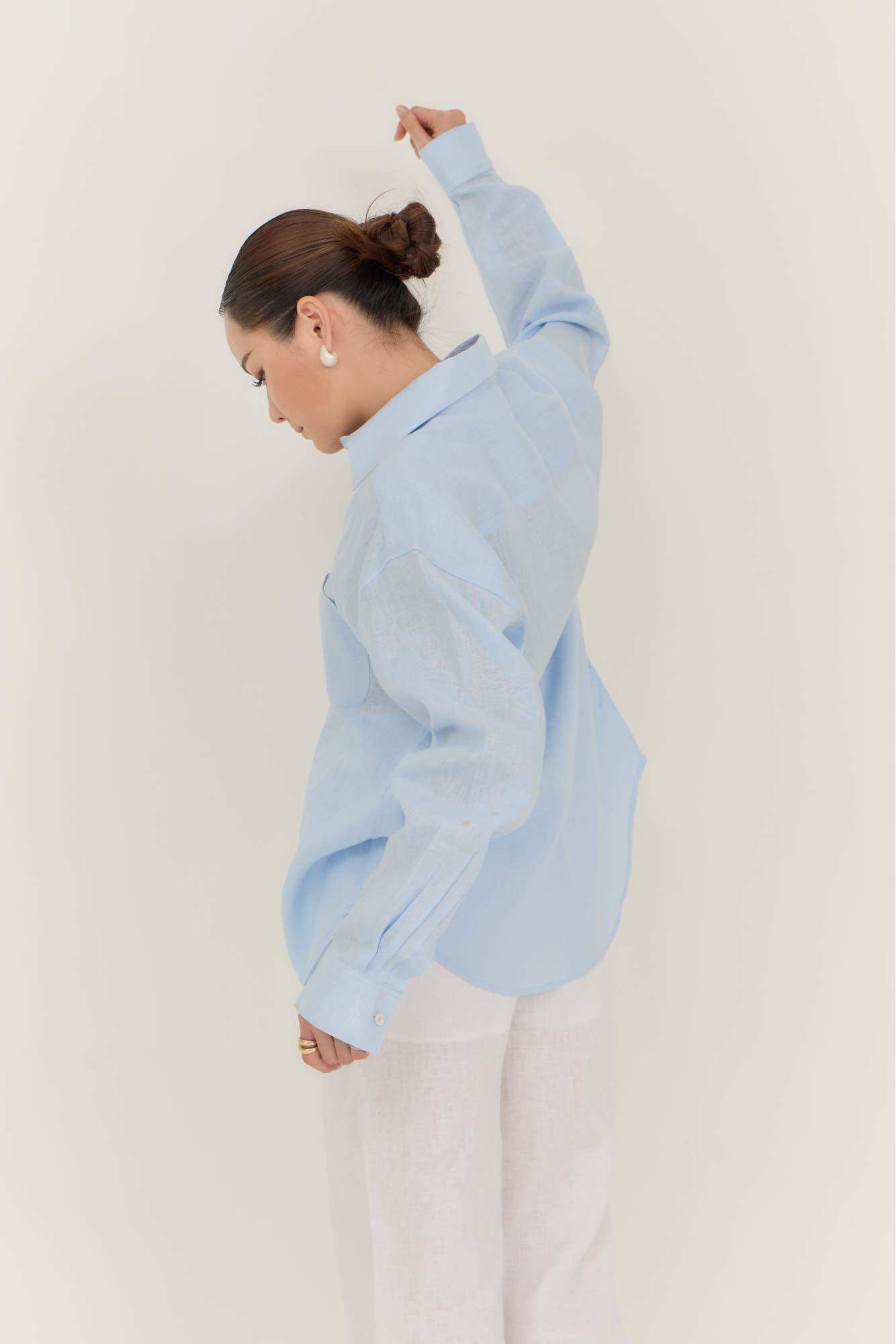 Incloud Light Sky Oversize Shirt, 100% Premium Linen. ราคา 1,750 บาท*ส่งฟรี