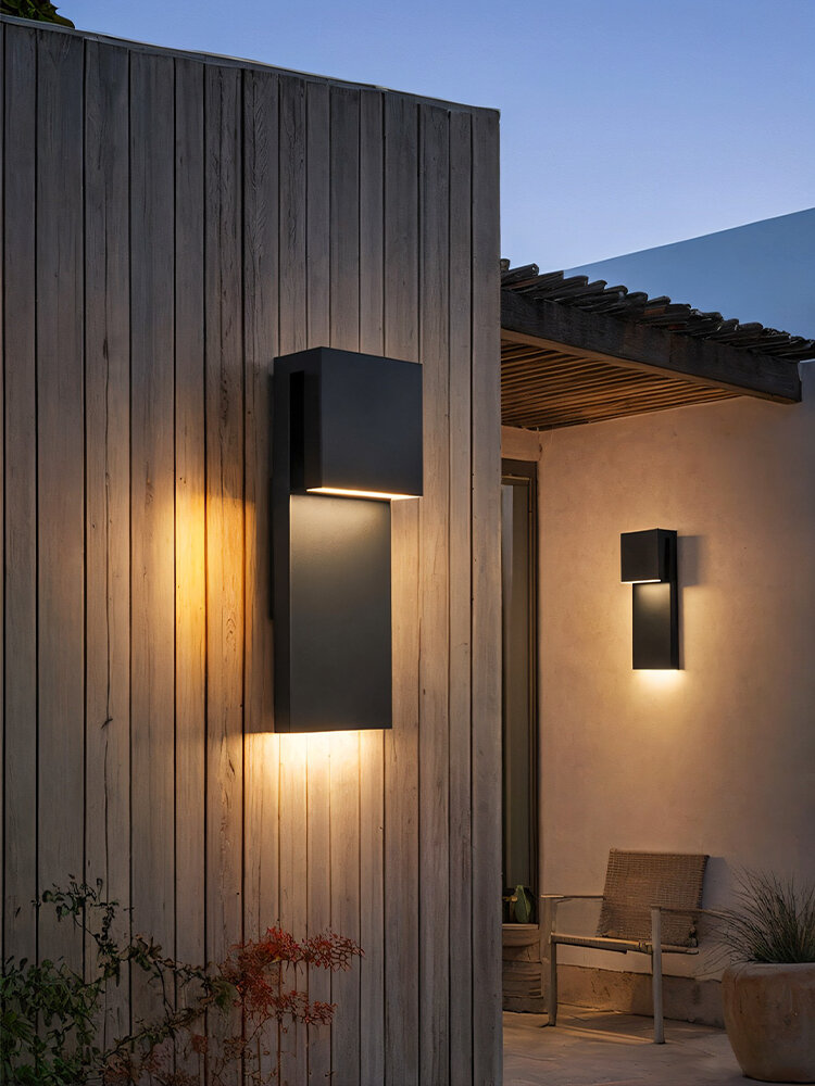 vibia | Waterproof Solar Wall Lamp ราคา 3,895 บาท*ส่งฟรี