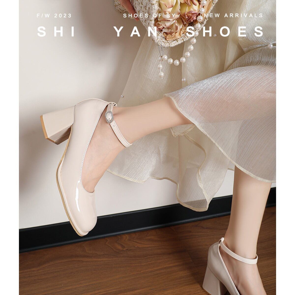 ผู้หญิง รองเท้าส้นสูงด้านล่างหนาแพลตฟอร์มกันน้ํา Mary Janes รองเท้าแต่งงานหัวเข็มขัด สายคล้อง ส้นหนา กันลื่น ทันสมัย ราคา  5,153 บาท*ส่งฟรี