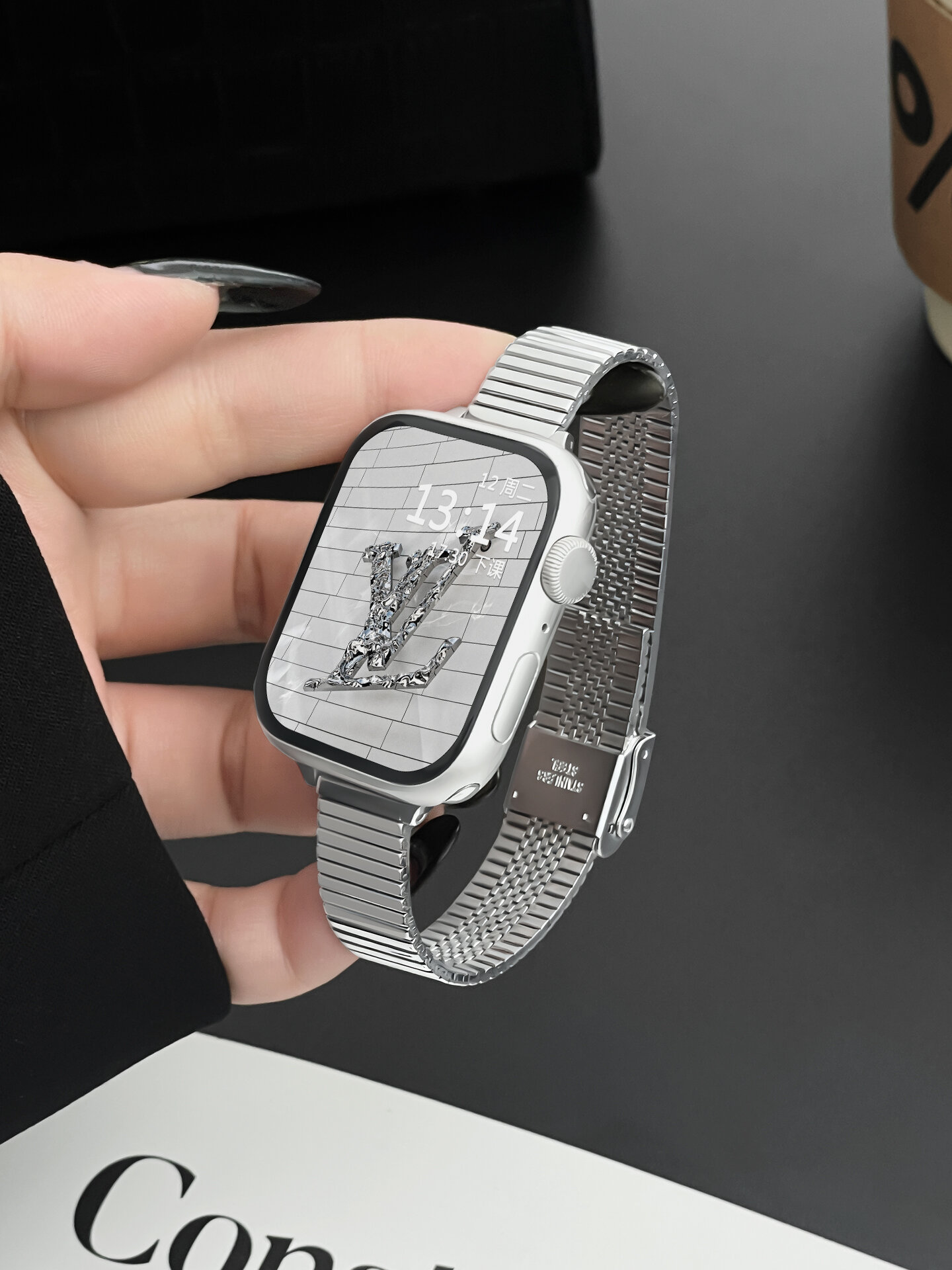 YUNDINGCHUANGXIANG | New Metal Slim Waistband Advanced Apple Watch Band ราคา 336 บาท*ส่งฟรี