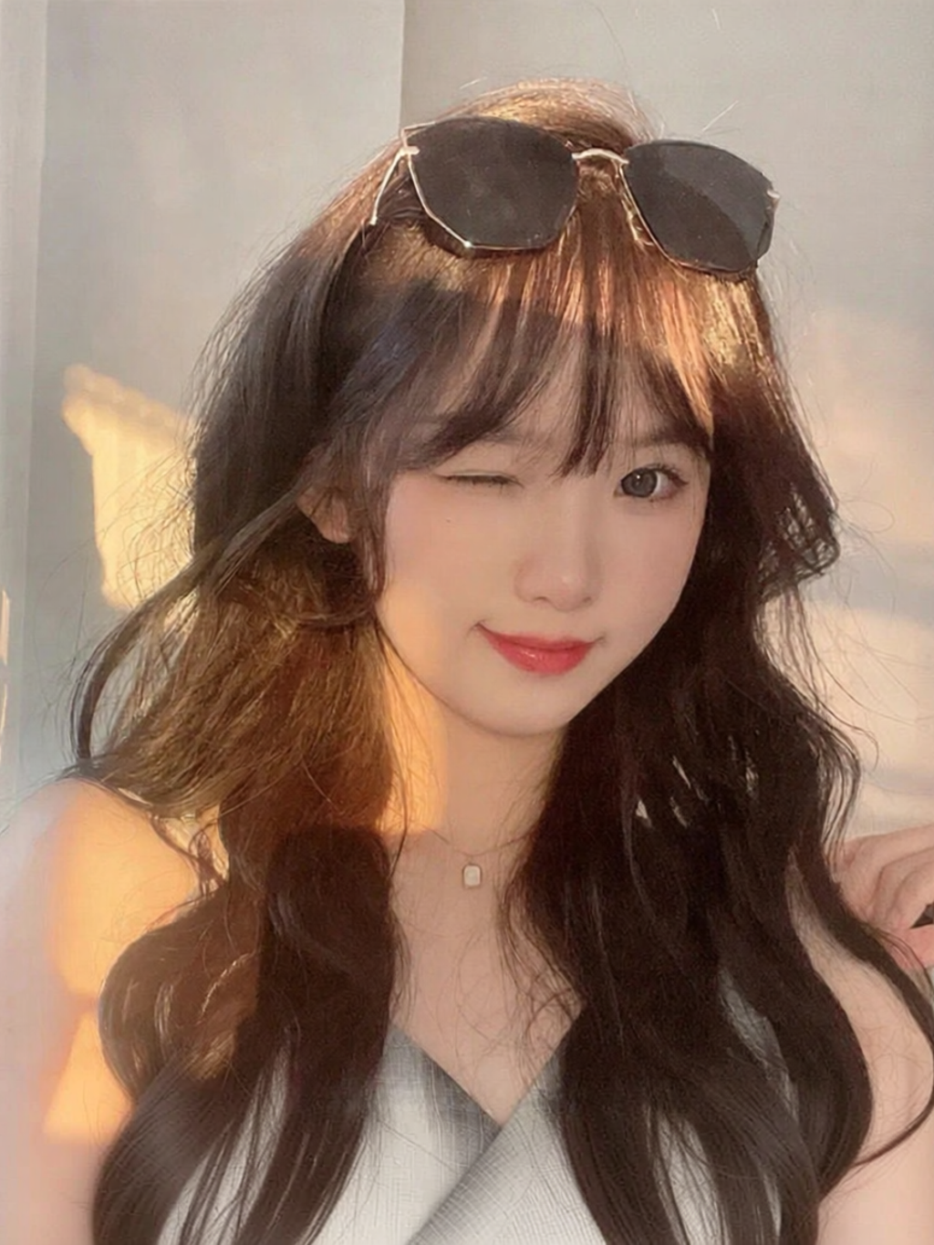 MENGSIQIAN | Curly Wavy Full Wig with Airy Bangs 100% Human Hair ราคา 21,631 บาท*ส่งฟรี