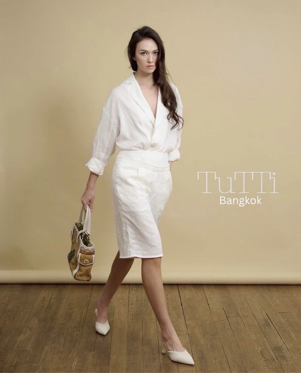 Tutti Ss26 Yeera Linen Blazer with Silk Collar, Women's Linen Blazer with Silk Collar. ราคา 4,990 บาท*ส่งฟรี