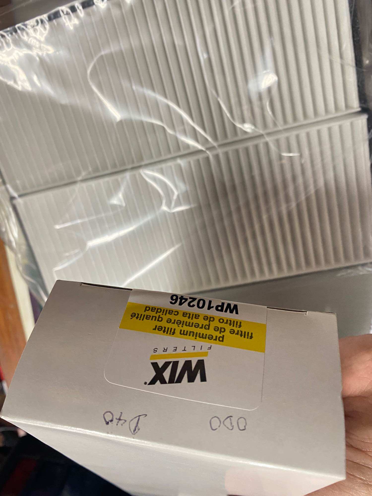 กรองแอร์ Nissan Navara D40 2 ชิ้น ปี2008-2013 ยี่ห้อwix ราคา 385 บาท*ส่งฟรี