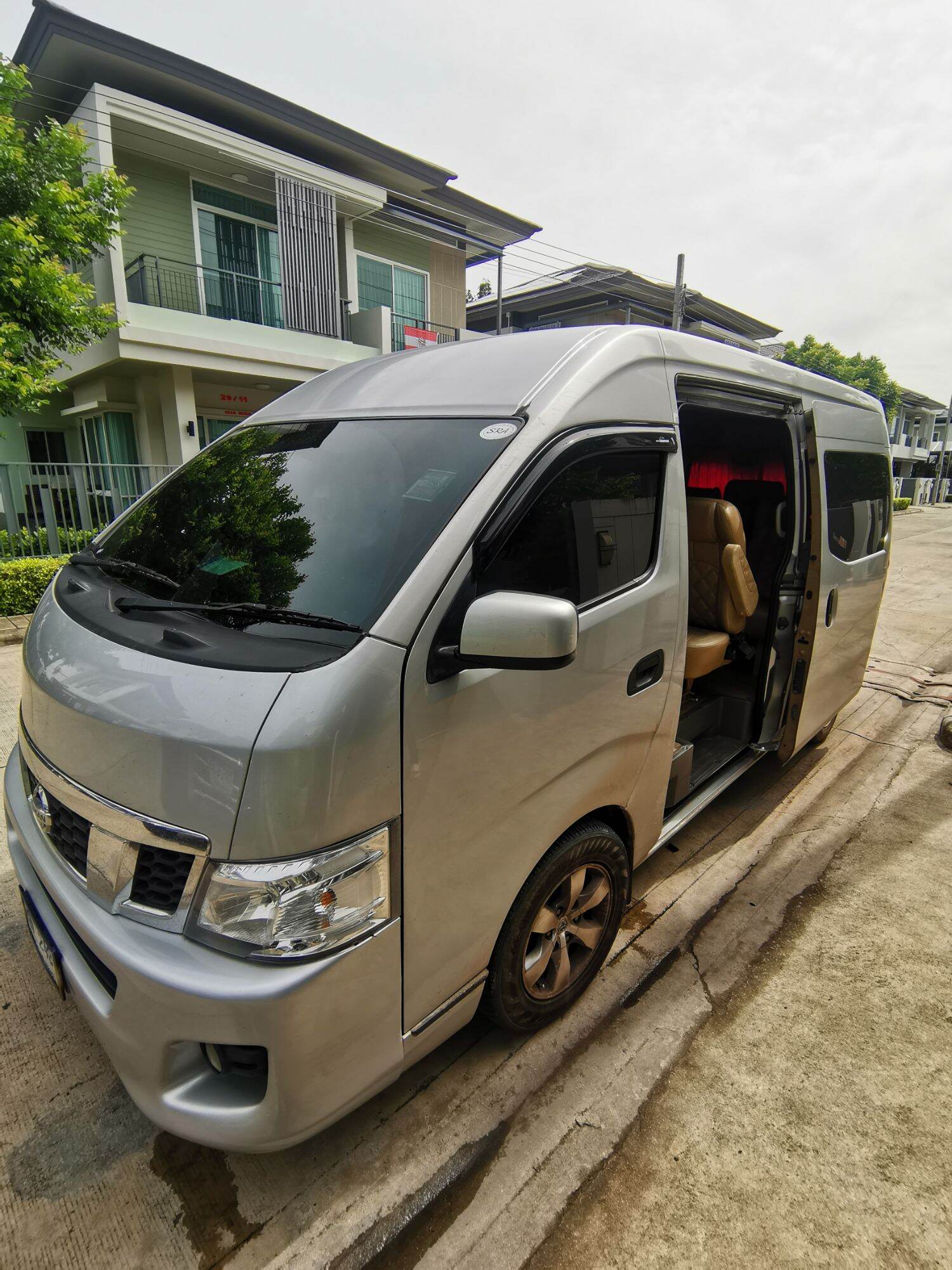 ยางประตูบานสไล toyota commuter