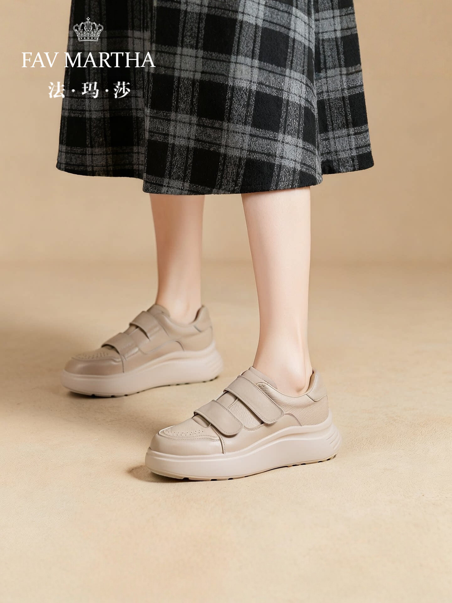 FAVMARTHA | Spring Style Luxury Genuine Leather Sneakers for Women Magic Tape Thick Sole ราคา 8,242 บาท*ส่งฟรี