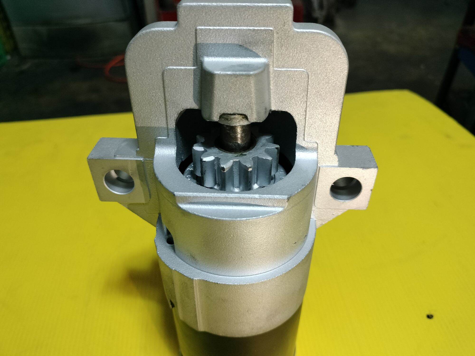 ไดสตาร์ท Ford Escape/Focus. 2.3L MAZDA มาสด้า3 2000cc/ 2.0L เครื่อง LF ปี05-09. : 12V เฟือง 11ฟัน ราคา 1,700 บาท*ส่งฟรี