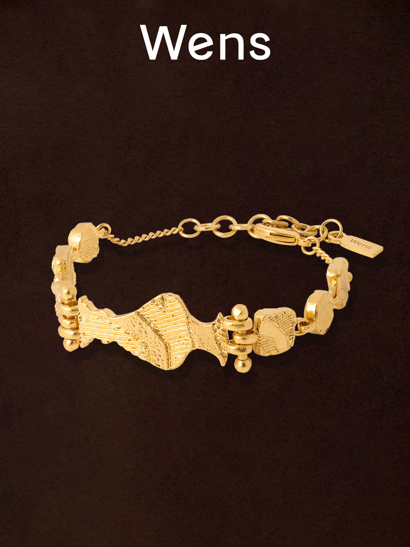 wens | Vintage Embossed Bottle Texture Hand Chain ราคา 2,988 บาท*ส่งฟรี