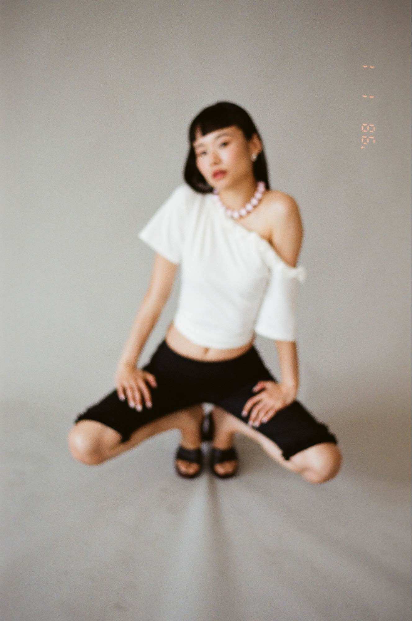 Highestjump - Bloom Top, Off-The-Shoulder T-Shirt with Pleated Sleeves (Ready to Ship) ราคา 893 บาท*ส่งฟรี