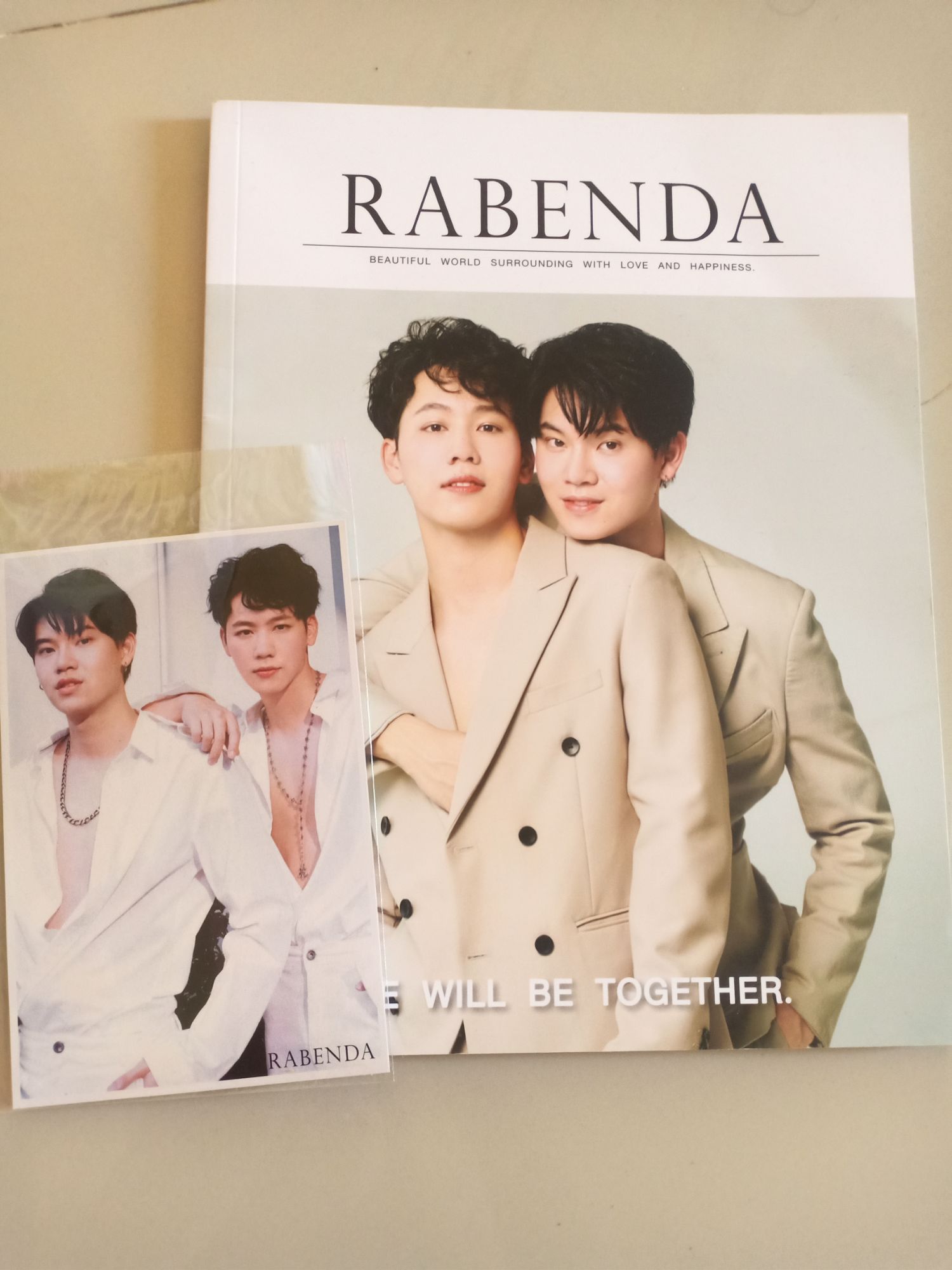 YinWar × Rabenda (นิตยสาร 1 เล่มแถมฟรีโปสการ์ด 1 ใบ) มีจำนวนจำกัด!!