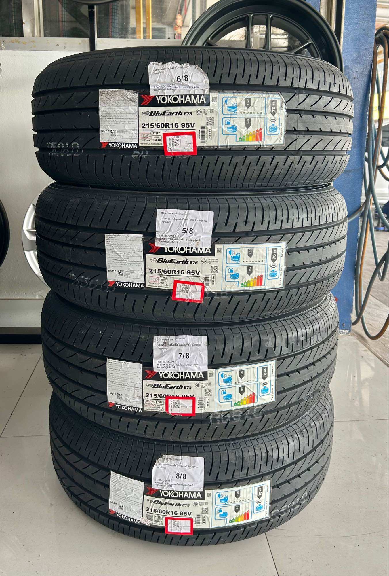 ยางรถยนต์ Yokohama Bluearth E75 ขนาด 215/60R16 สำหรับรถเก๋งกระบะ